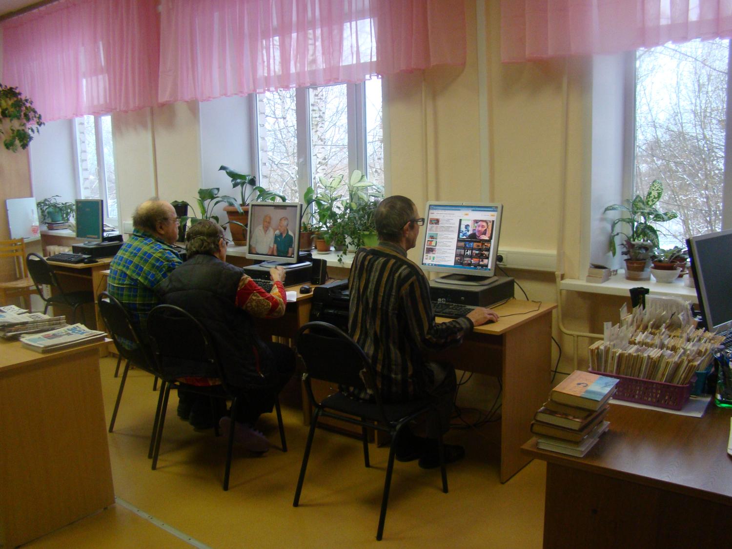 В Вышневолоцком доме-интернате для престарелых и инвалидов организован компьютерный класс
itemprop=