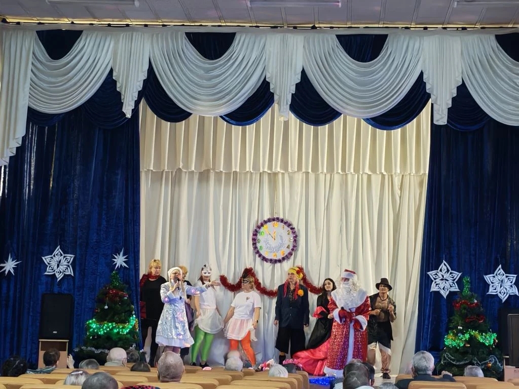 Новогодний серпантин: сотрудники ГБУ ВДИ перевоплотились в звезд эстрады!&nbsp;
itemprop=